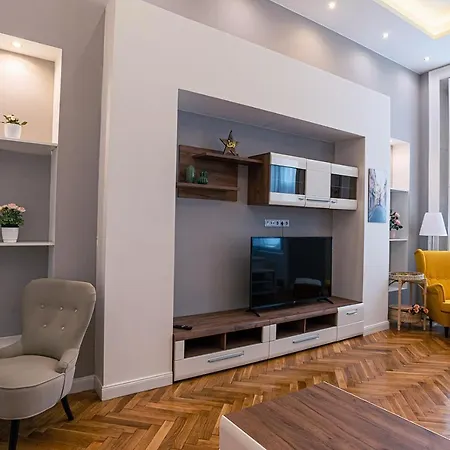 Joy On Kiraly Street Budapešť