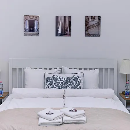 Joy On Kiraly Street Apartmán