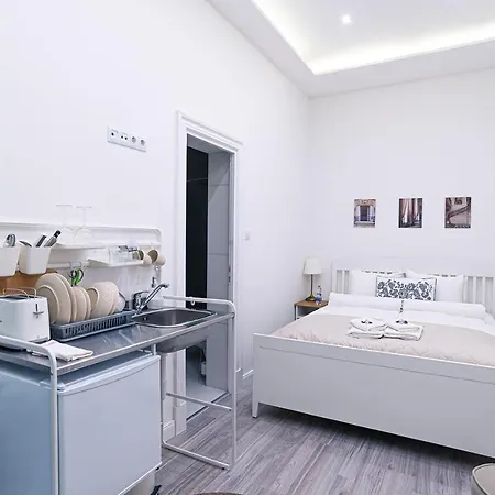 Joy On Kiraly Street Apartmán *