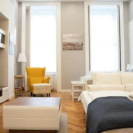 Joy On Kiraly Street * Budapešť