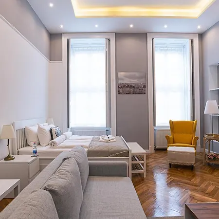 Joy On Kiraly Street Apartment Budapest